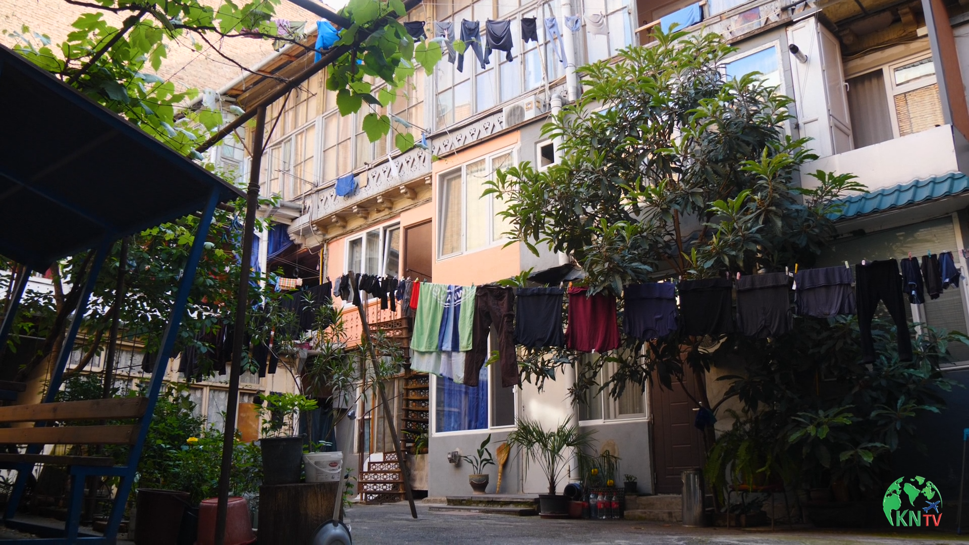 რატომ ეწოდა თბილისურ ეზოებს იტალიური? (ვიდეო)